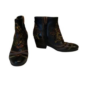 Strategia Black Leather Ankle Boots with Multicolored Embroidery